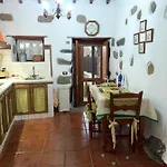 La Casona Del Almendro بيت للعطل