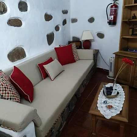 La Casona Del Almendro * San Bartolomé